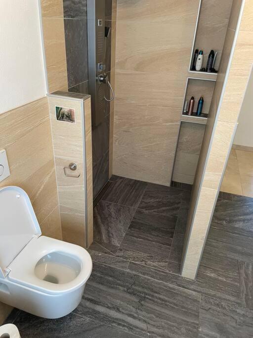 Moderne Wohnung Mit Stil Gross Gerungs エクステリア 写真